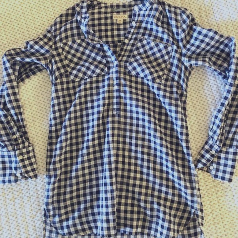 Merona 1/4 button closure Tunic XS